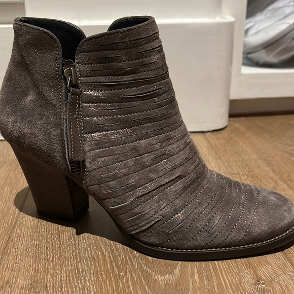 Paul Green - Women's Malibu Zip High Heel Ankle Booties - Picture 3 of 10